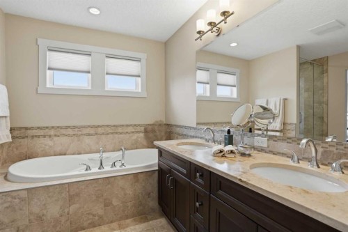 95 Cranarch Circle Se, Calgary, AB - Indoor Photo Showing Bathroom