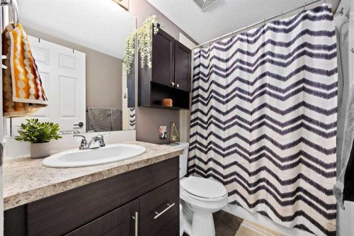5105-755 Copperpond Boulevard Se, Calgary, AB - Indoor Photo Showing Bathroom