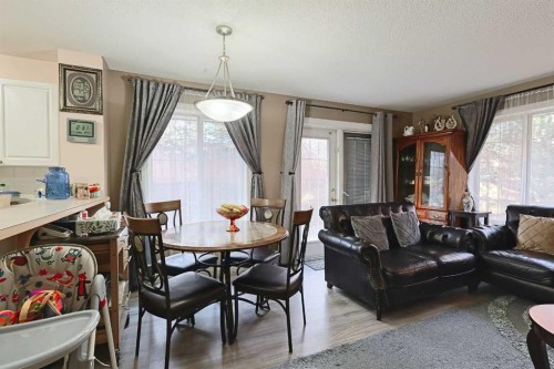 501 Coral Cove Ne, Calgary, AB - Indoor