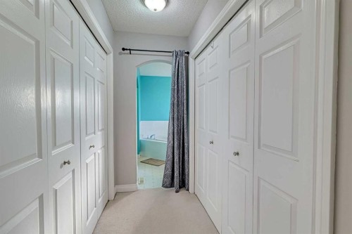 501 Coral Cove Ne, Calgary, AB - Indoor Photo Showing Other Room