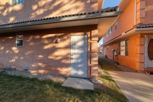 501 Coral Cove Ne, Calgary, AB - Outdoor