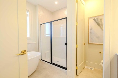 14 Tillotson Downs, Okotoks, AB - Indoor Photo Showing Bathroom