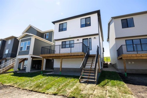 14 Tillotson Downs, Okotoks, AB - Outdoor