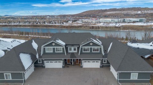 44 Riviera Way  Cochrane, AB T4C 0W9