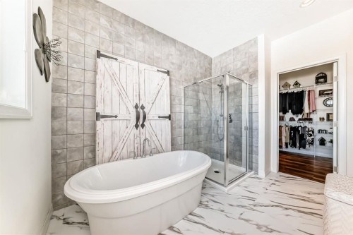 44 Riviera Way, Cochrane, AB - Indoor Photo Showing Bathroom