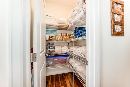 44 Riviera Way, Cochrane, AB - Indoor