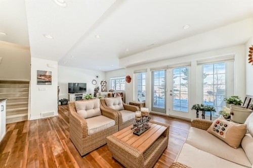 44 Riviera Way, Cochrane, AB - Indoor Photo Showing Living Room