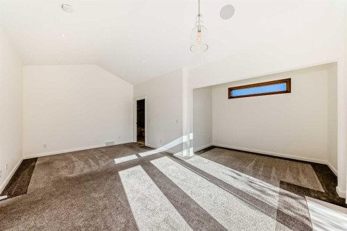 2323 3 Avenue Nw, Calgary, AB - Indoor Photo Showing Other Room