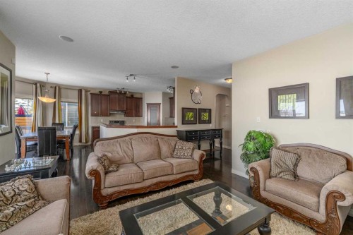 32 Evanspark Circle Nw, Calgary, AB - Indoor Photo Showing Living Room