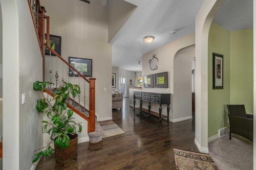 32 Evanspark Circle Nw, Calgary, AB - Indoor Photo Showing Other Room