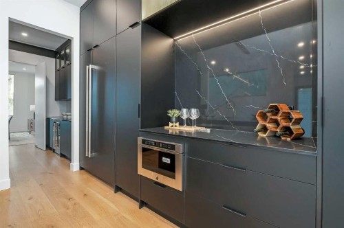 517 28 Avenue Nw, Calgary, AB - Indoor