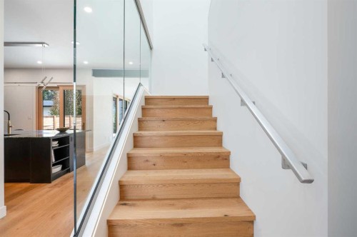 517 28 Avenue Nw, Calgary, AB - Indoor Photo Showing Other Room