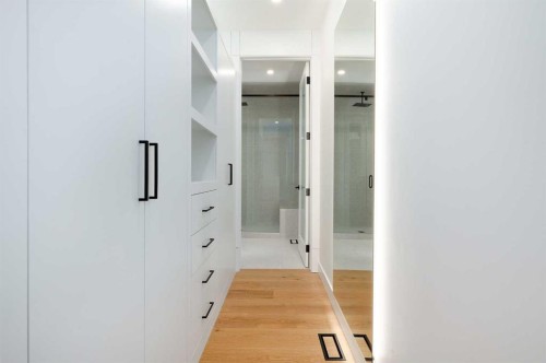 517 28 Avenue Nw, Calgary, AB - Indoor Photo Showing Other Room