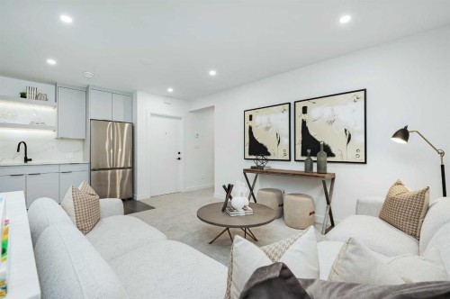 517 28 Avenue Nw, Calgary, AB - Indoor Photo Showing Other Room