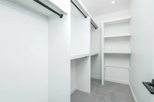 517 28 Avenue Nw, Calgary, AB - Indoor With Storage