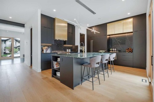 517 28 Avenue Nw, Calgary, AB - Indoor