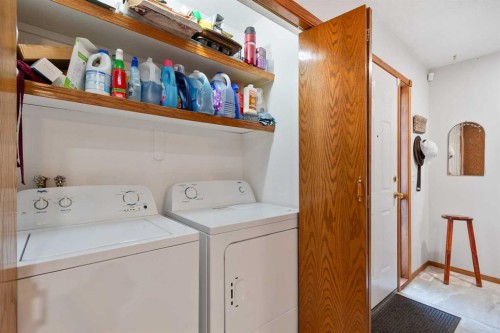 4102 Silverpark Estates Close, Olds, AB - Indoor Photo Showing Laundry Room