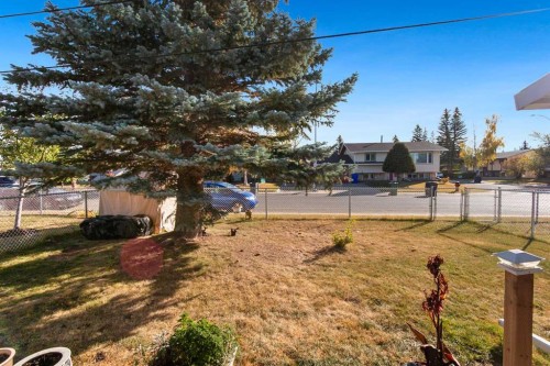 4102 Silverpark Estates Close, Olds, AB - Outdoor