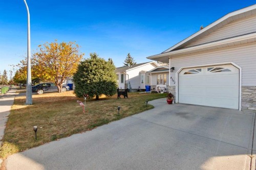 4102 Silverpark Estates Close, Olds, AB - Outdoor