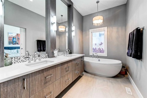 100 Burma Star Road Sw, Calgary, AB - Indoor Photo Showing Bathroom