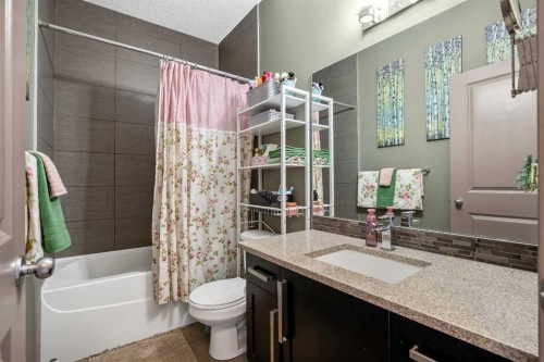 77 Elgin Meadows Manor Se, Calgary, AB - Indoor Photo Showing Bathroom