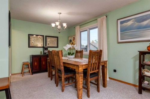 220 Oakridge Place Sw, Calgary, AB 