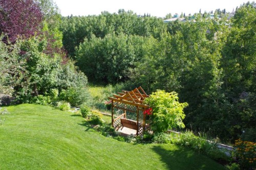 124 Strathbury Circle Sw, Calgary, AB - Outdoor