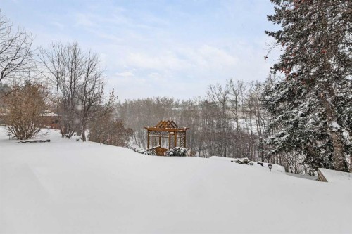 124 Strathbury Circle Sw, Calgary, AB - Outdoor