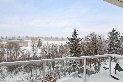 124 Strathbury Circle Sw, Calgary, AB - Outdoor