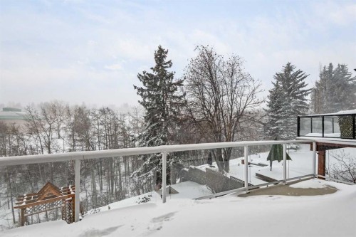 124 Strathbury Circle Sw, Calgary, AB - Outdoor