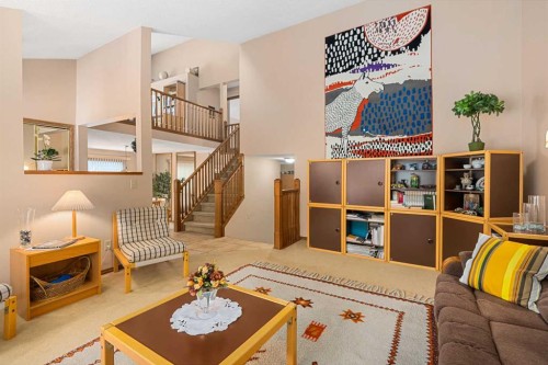 124 Strathbury Circle Sw, Calgary, AB - Indoor Photo Showing Other Room