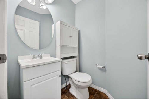 378 Panamount Drive Nw, Calgary, AB - Indoor Photo Showing Bathroom