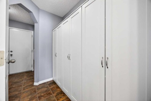 378 Panamount Drive Nw, Calgary, AB - Indoor Photo Showing Other Room