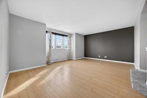 378 Panamount Drive Nw, Calgary, AB - Indoor Photo Showing Other Room