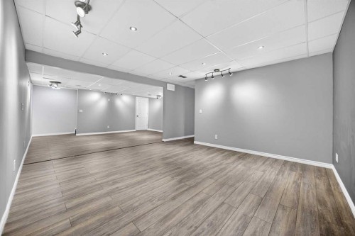 378 Panamount Drive Nw, Calgary, AB - Indoor Photo Showing Other Room