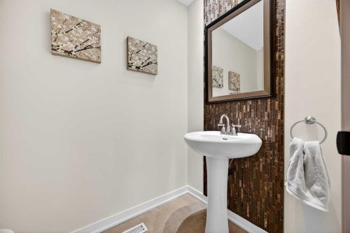 91 Hawkley Valley Road Nw, Calgary, AB - Indoor Photo Showing Bathroom