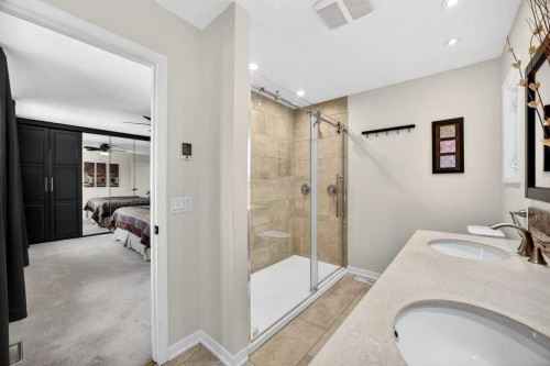 91 Hawkley Valley Road Nw, Calgary, AB - Indoor Photo Showing Bathroom