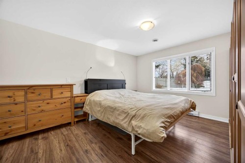 91 Hawkley Valley Road Nw, Calgary, AB - Indoor Photo Showing Bedroom