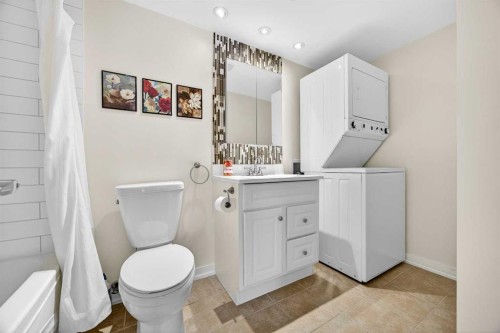 91 Hawkley Valley Road Nw, Calgary, AB - Indoor Photo Showing Bathroom