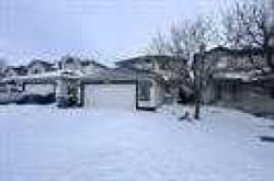 119 Country Hills Heights NW Calgary, AB T3K 5C6