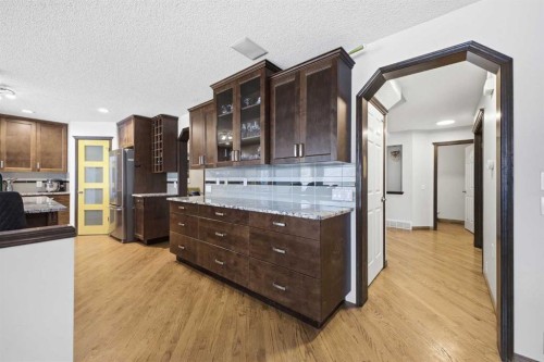 46 Sunset Way Se, Calgary, AB - Indoor Photo Showing Kitchen