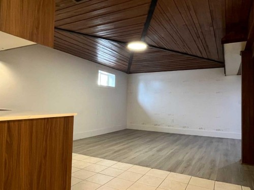 1258 Mardale Drive Ne, Calgary, AB - Indoor