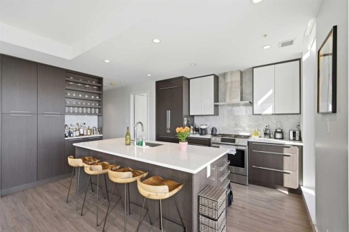 1007-930 16 Avenue Sw, Calgary, AB - Indoor Photo Showing Kitchen With Upgraded Kitchen