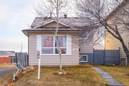 144 Whitmire Road Ne, Calgary, AB - Outdoor