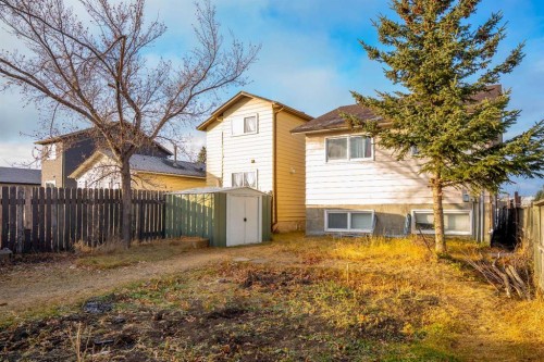 144 Whitmire Road Ne, Calgary, AB - Outdoor