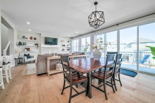 32 Magnolia Heath Se, Calgary, AB - Indoor Photo Showing Dining Room