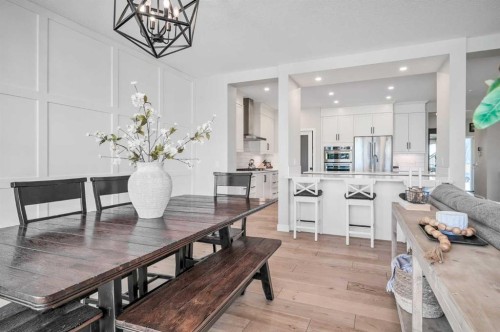 32 Magnolia Heath Se, Calgary, AB - Indoor Photo Showing Dining Room