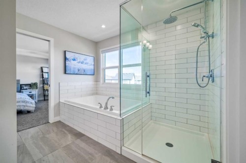 32 Magnolia Heath Se, Calgary, AB - Indoor Photo Showing Bathroom