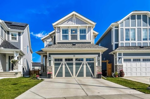 32 Magnolia Heath Se, Calgary, AB - Outdoor With Facade