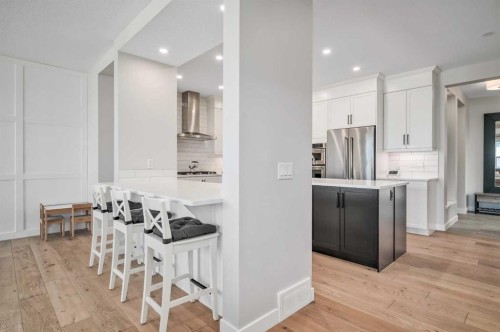 32 Magnolia Heath Se, Calgary, AB - Indoor Photo Showing Kitchen With Upgraded Kitchen